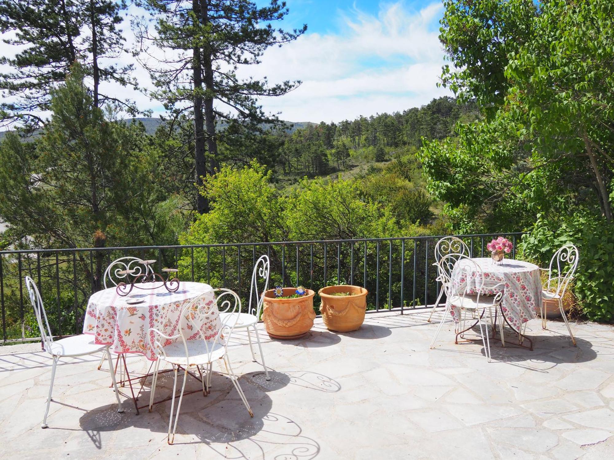 Chambre Familiale Avec Terrasse Aux Portes Du Verdon Apartment Trigance Exterior photo